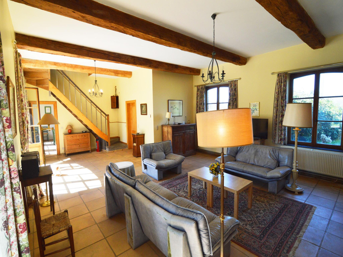 Others 4, Cottage with Tennis Court, Namur