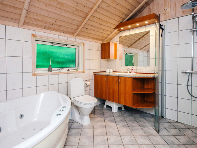 Bathroom 3, 4 Star Holiday Home in Oksbol, Varde