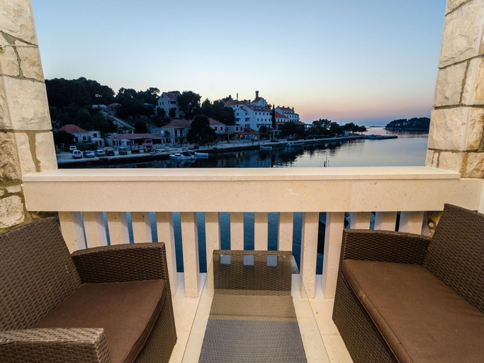 Others 4, Apartment with balcony and sea view, Mljet