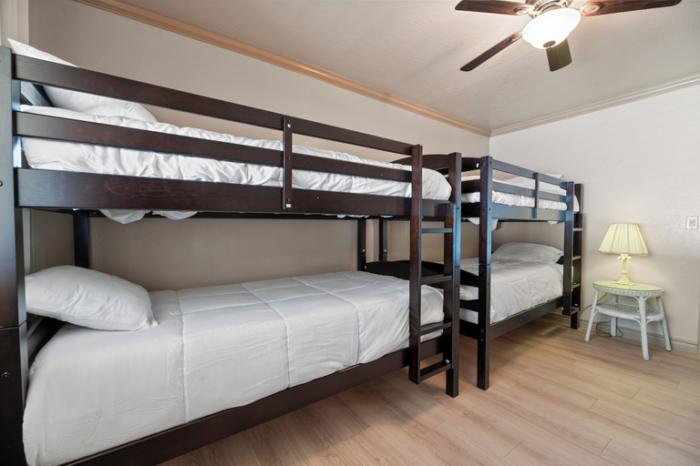 Bedroom 2, Sunset Spectacular, San Bernardino
