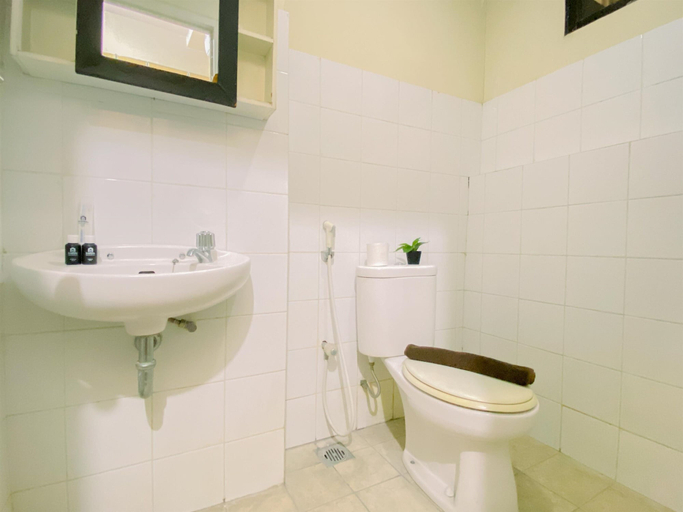 Bathroom 3, Comfortable And Good Choice 2Br At Kebagusan City Apartment, Jakarta Selatan