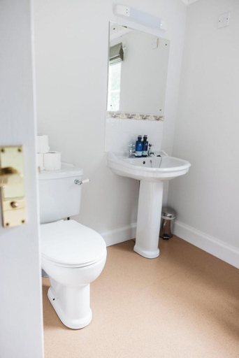 Bathroom 4, Greshornish House Hotel, Highland