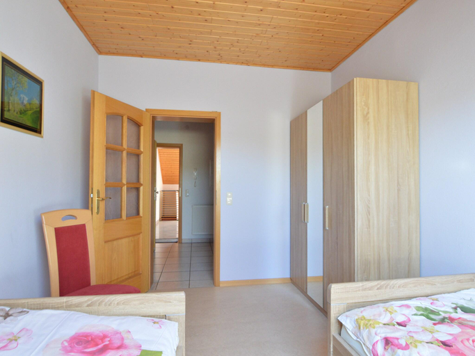 Bedroom 2, Familienausflug nach Lirstal, Vulkaneifel