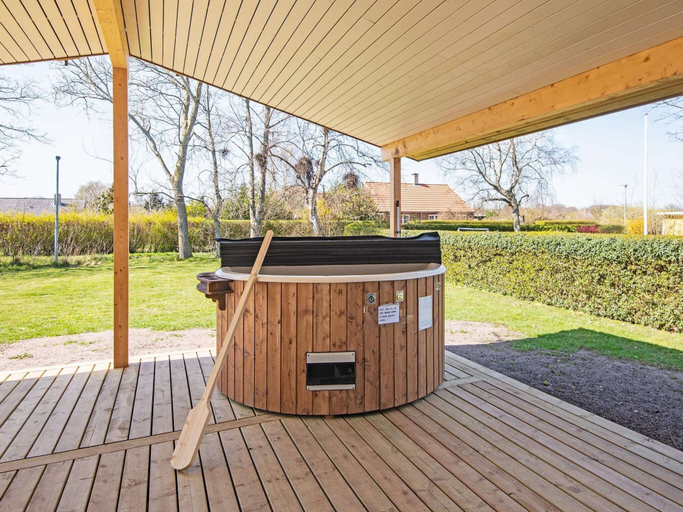 Others 5, Modern Holiday Home in Juelsminde with Hot Tub, Hedensted