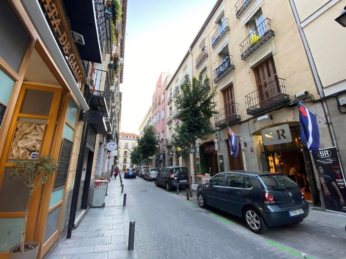 Room 3, The Pelayo Majestic Luxury 3 Bedroom in Chueca, Madrid