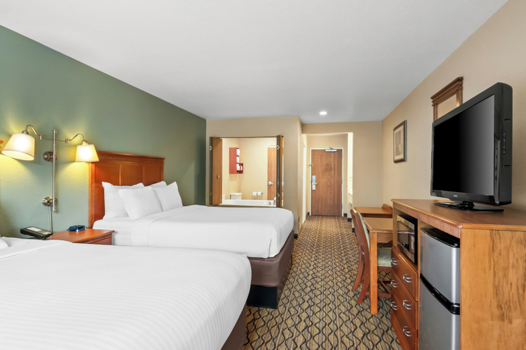Bedroom 4, Beachfront Hotel, Roscommon