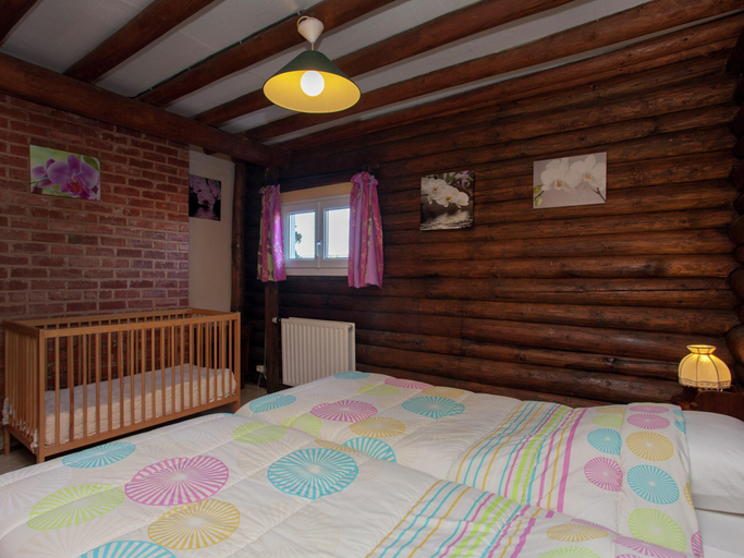 Bedroom 2, Cozy Chalet in Francorchamps, Liège