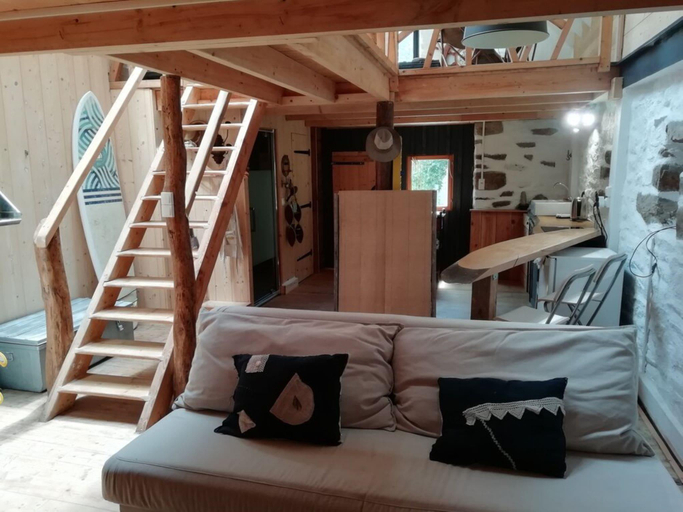 Bedroom 2, Stay near Pointe du Raz Beach, Finistère