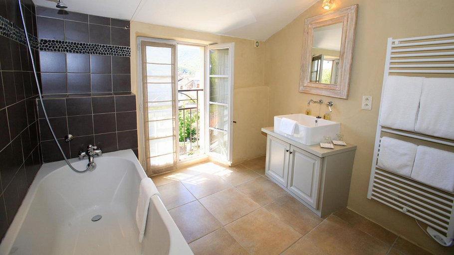 Bathroom 3, Le Couvent D'Herepian, Hérault