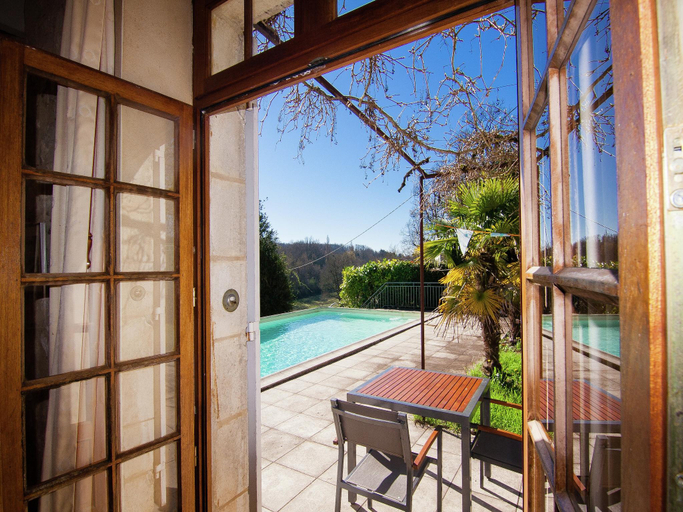 Others 4, Hilltop Mansion with Pool, Dordogne