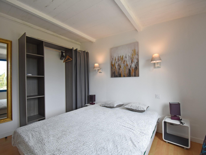 Bedroom 4, Tranquil Villa with Pool, Aude