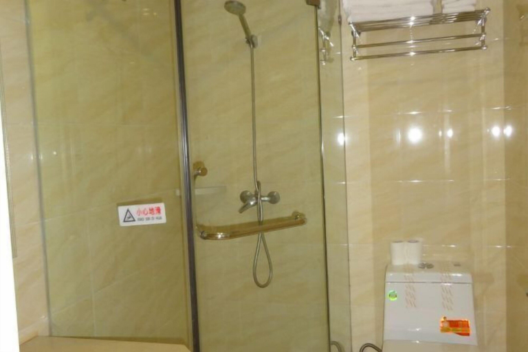 Bathroom 3, Yuejia Hotel (Shanghai Minhang Jiaoda), Shanghai