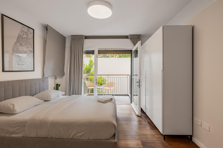 Bedroom 3, Allenby Spacious 6BR Home by Sea N' Rent