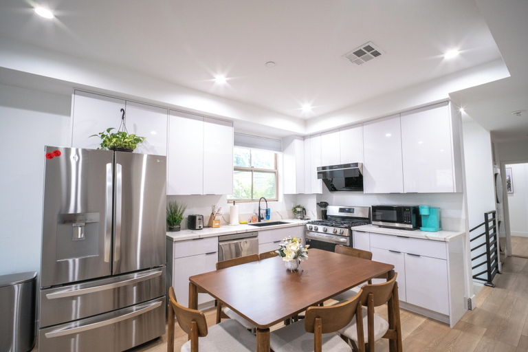 Others 4, Stylish Private Room by Downtown LA, Los Angeles