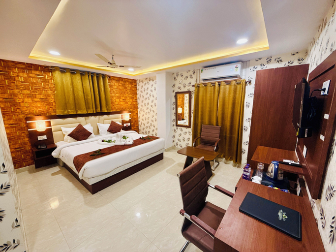 Bedroom 2, Hotel Golden Crystal, Patna