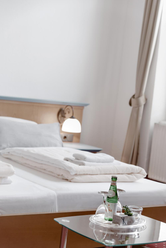 Bedroom 2, Hotel Barbarossa, Oberbergischer Kreis