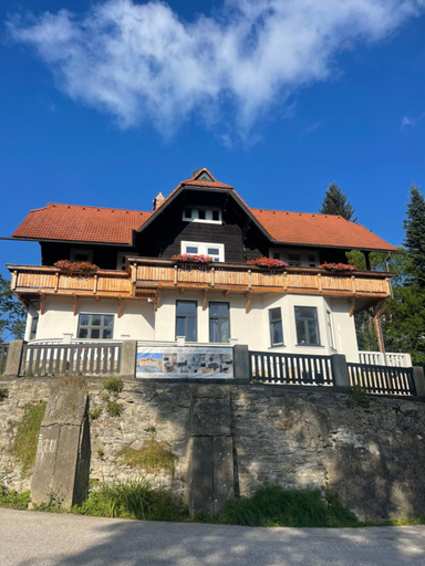 Others 3, Apartmanovy dum Jansky sen, Trutnov