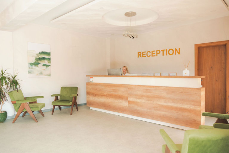 Others 5, EMERALD Hotel