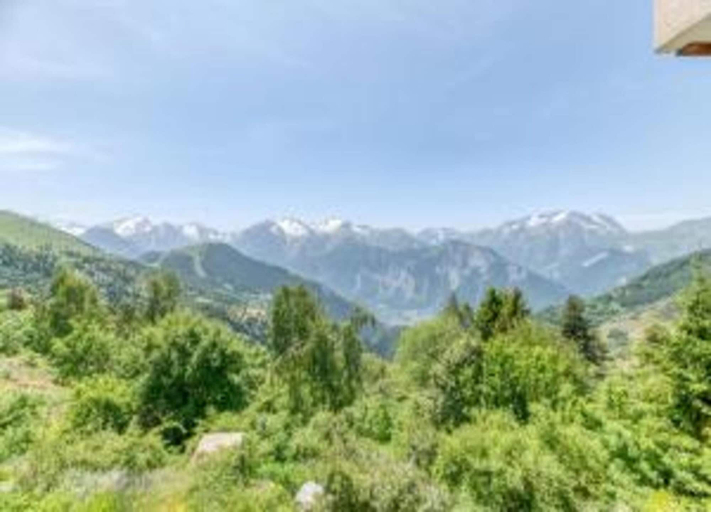 View from property 2, Apartment in L'eclose With Mountain Views, Isère