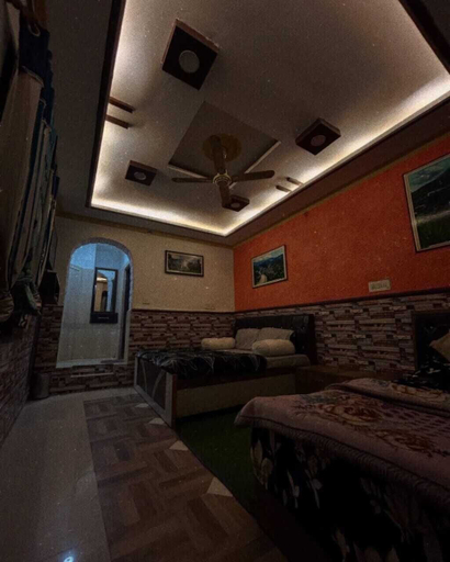 Bedroom 2, Balaji Homestay, Mandi