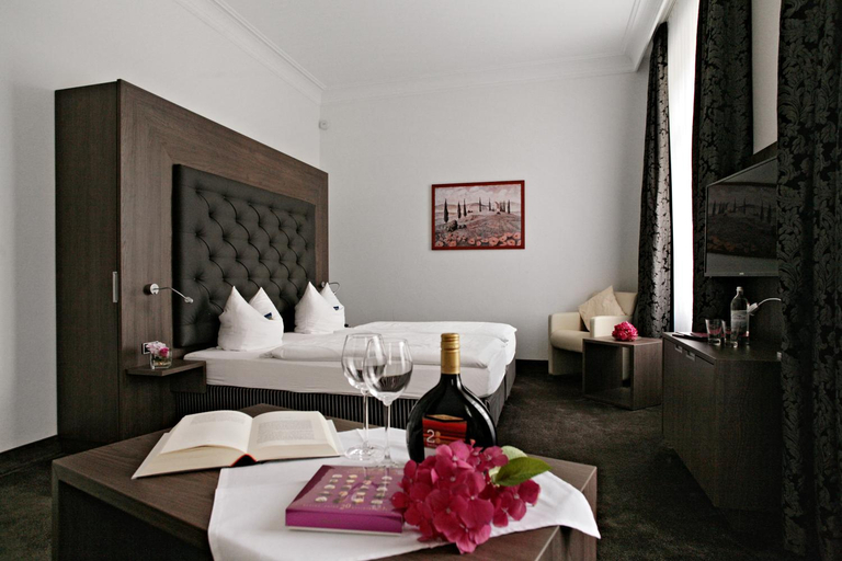 Bedroom 4, Badhotel Bad Brückenau, Bad Kissingen