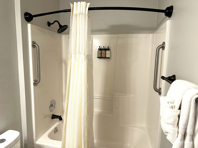 Bathroom 4, Pearl Inn Bed and Breakfast, Pacific