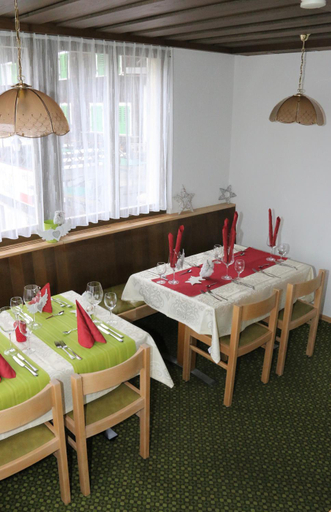 Others 5, Hotel Pez Ault, Surselva