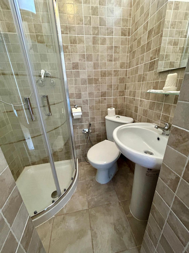 Bathroom 5, Hotel La Pergola, Rimini