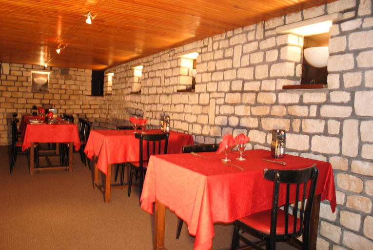 Food & Drinks 4, Taverne de la paix, Orne
