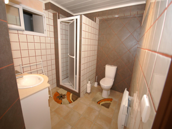 Bathroom 3, House in Ardeche near Ray-Pic Falls, Ardèche