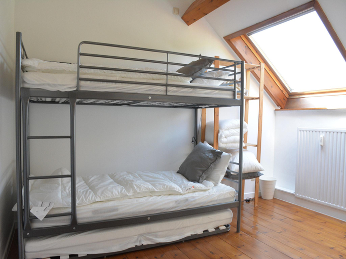 Bedroom 2, Family Retreat, Forested Anhee, Namur