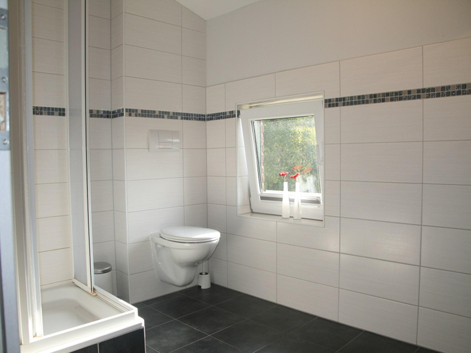 Bathroom 4, Schones Landhaus in Bastorf am Meer, Rostock