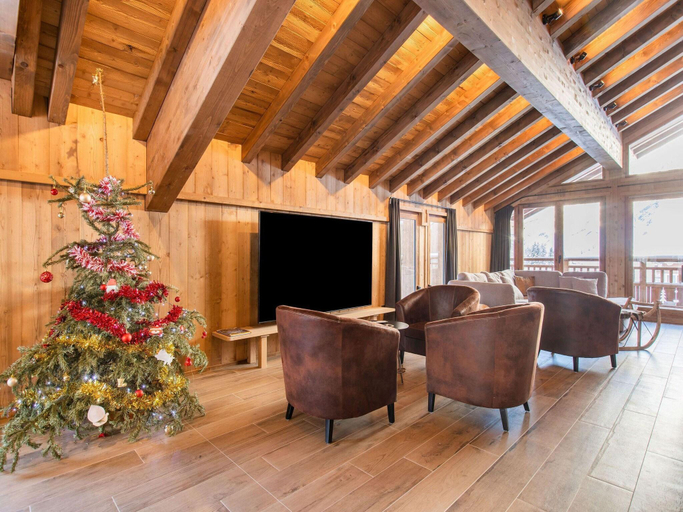 Others 3, Alpine Chalet with Spa and pets, Savoie