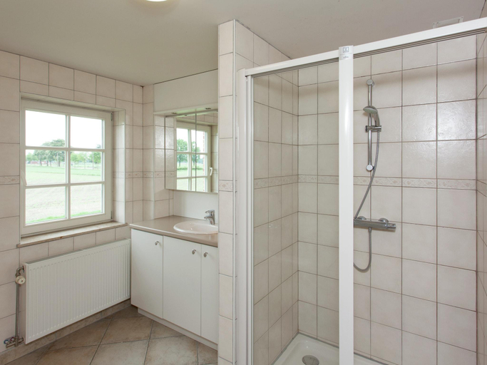 Bathroom 3, Peer Villa with Garden, Limburg