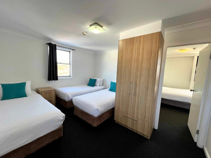 Others 1, Pipers Lodge, Snowy River