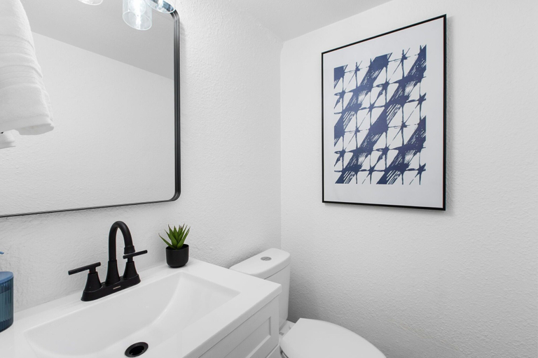 Bathroom, Posh & Serene 2BR w Private Patio, Travis