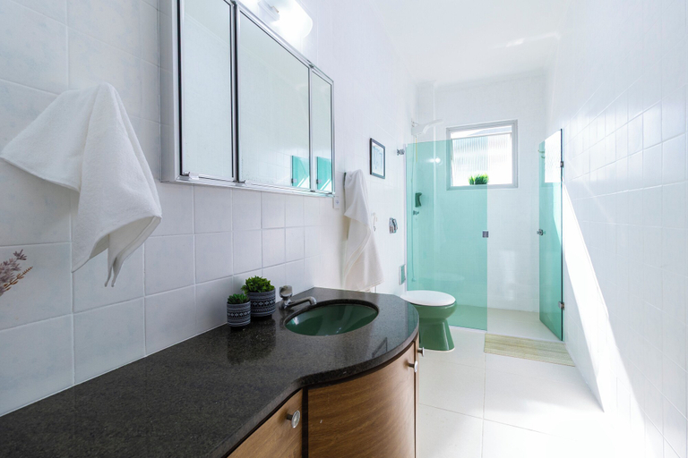 Bathroom 2, 250m da praia com AC 4 quartos, Guarujá