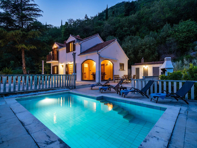 Sport & Beauty 2, Villa Niko - Three bedroom villa with swimming pool, Konavle