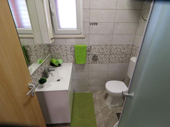 Bathroom 3, Holiday Home Adriatic View-Three Bedroom Apartment with Terrace and Sea View, Blato