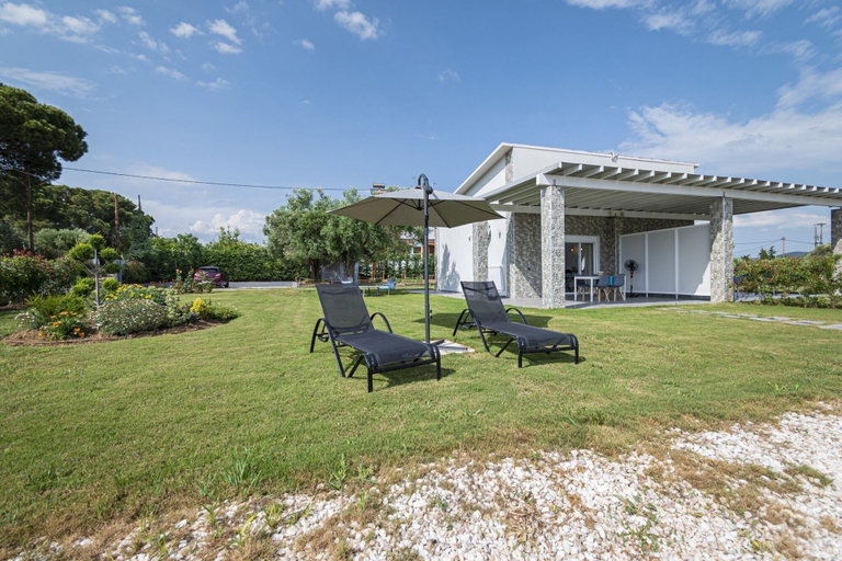 Exterior & Views 2, Topos Maisonette Left by Rentalspro, Central Macedonia