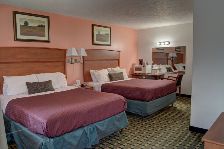 Bedroom 5, The Palms Motel, Multnomah