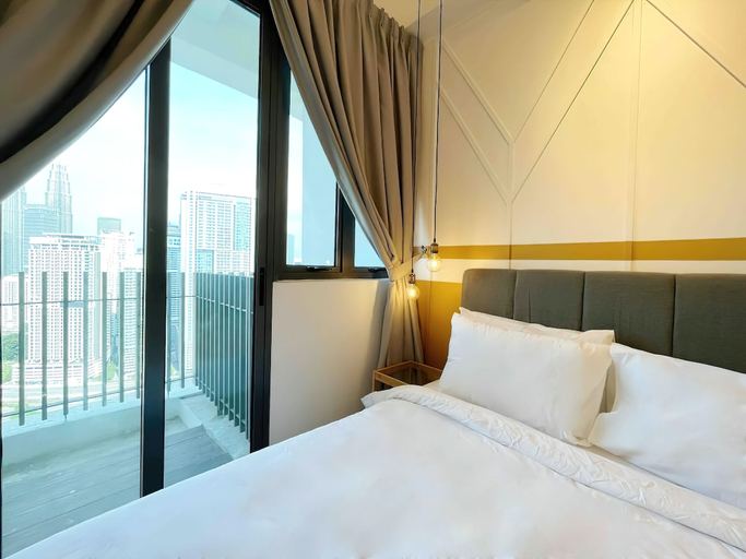 Bedroom 4, The Colony and the Luxe Infinity Pool, Kuala Lumpur