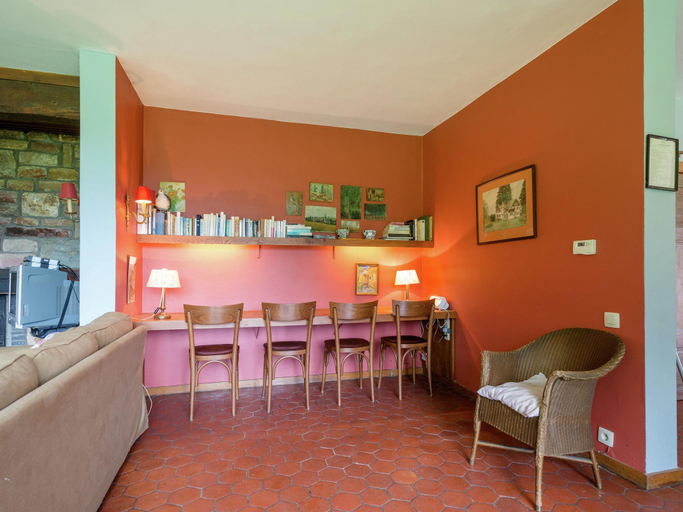 Food & Drinks, Rustic Retreat in Houvegne, Liège