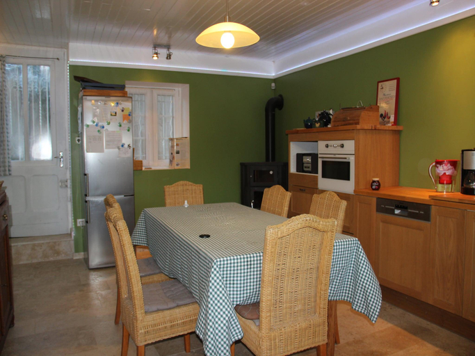 Others 2, Villa with Spa  Pool, Côte-d'Or