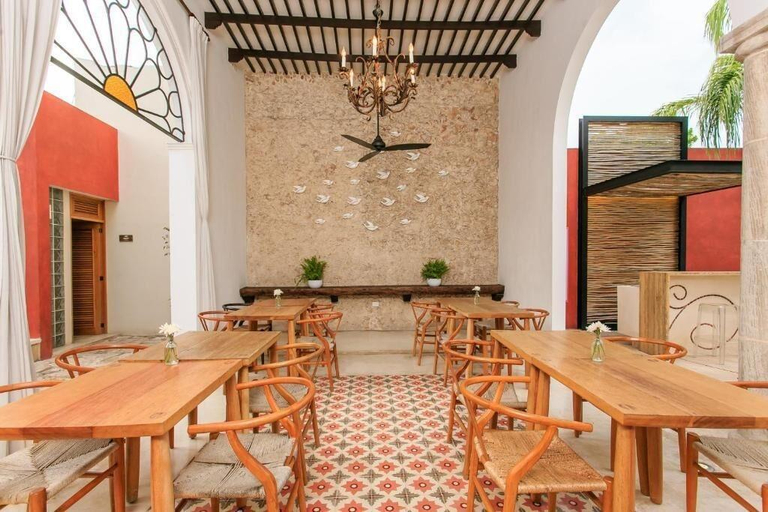 Others 5, Más Palomas By Paloma's Group, Mérida
