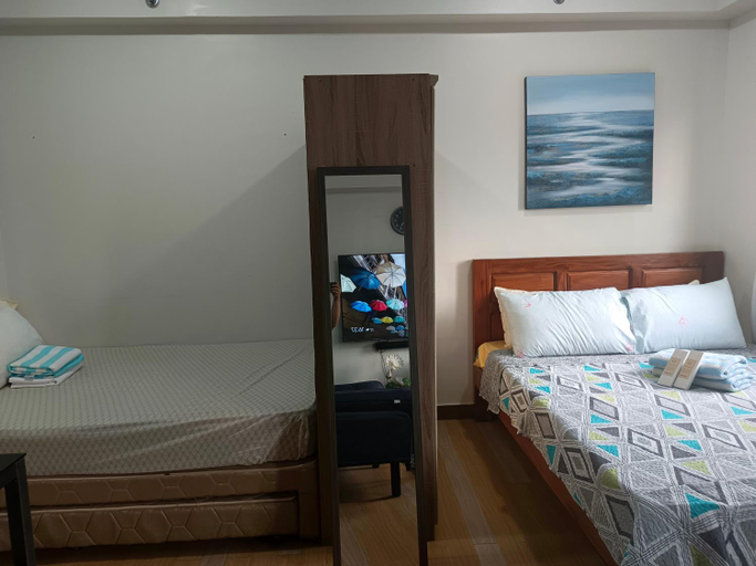 Bedroom 4, Happy Stays A - 300mbps - 65"TV NetFlix, Disney - Washer, Trece Martires City
