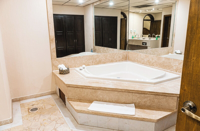 Bathroom 4, Sea of Cortez Beach Club, Guaymas