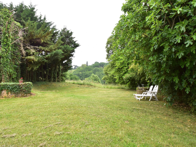 Others 5, Scenic Home in Berbiguieres, Dordogne