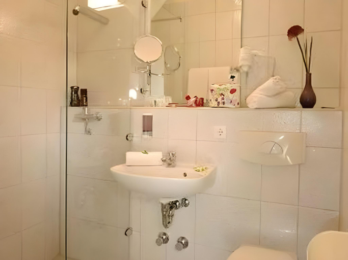 Bathroom 4, Hotel sleep & go, Hersfeld-Rotenburg