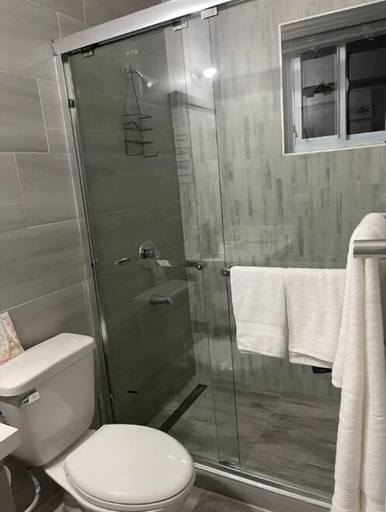 Bathroom 3, Modern Luxury 1BR Condo in Kingston
